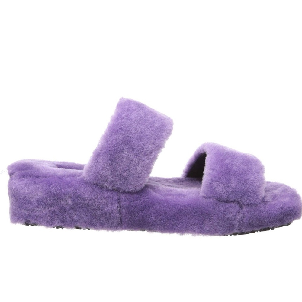 UGG Fuzz Yeah slippers